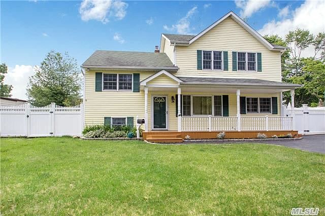 1st image of 48 Heckscher Spur Dr