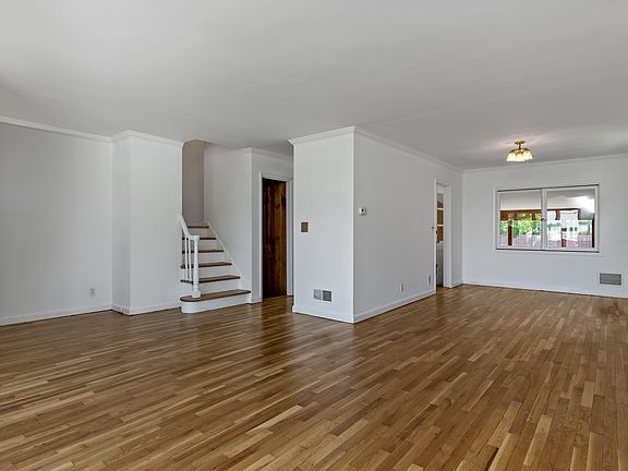 4th image of 9 Birch Ln