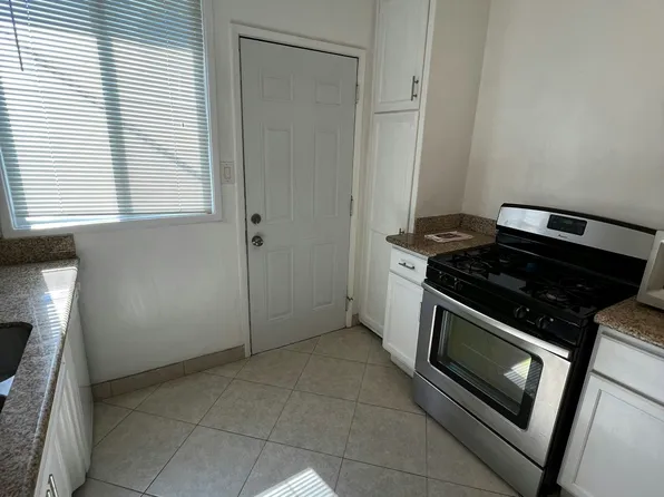 7400 Midfield Ave, Los Angeles, CA 90045