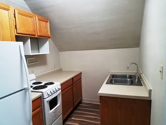 183 1st Ave #N — Photo 2