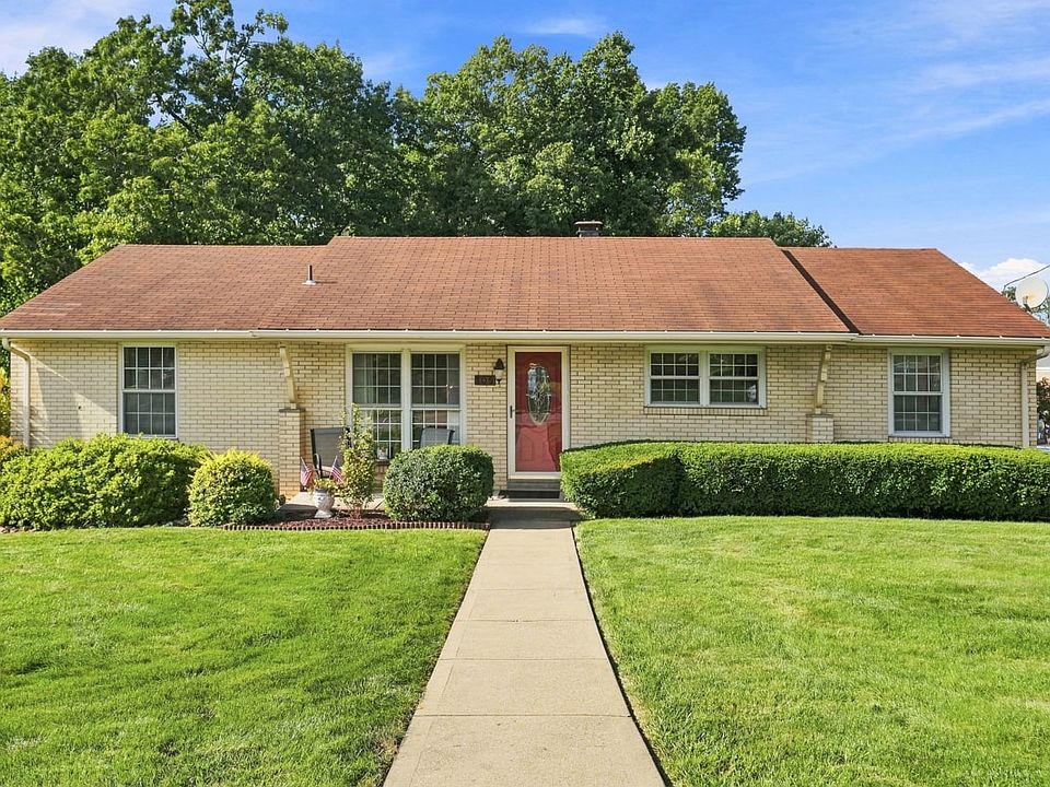 1st image of 105 Louis Ct