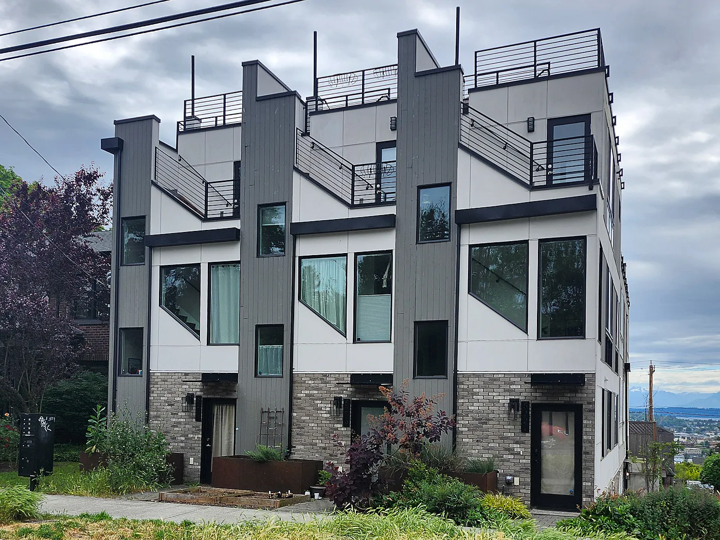 2 bed, 1110 sqft, $5,200 — Photo 3