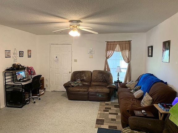 3rd image of 109 Lake Dr