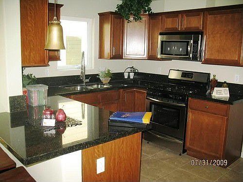 5th image of 9249 1/2 Cedros Ave