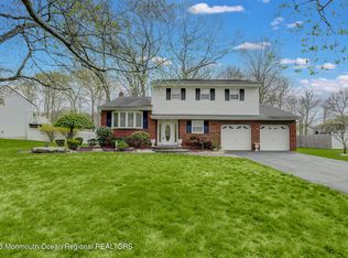 40 Gettysburg Dr, Manalapan, NJ