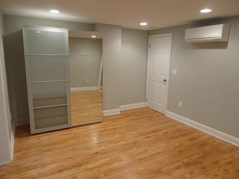 1729 Hobart St NW — Photo 14
