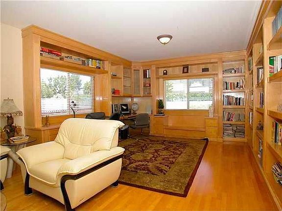 2nd image of 418 Milagrosa Cir