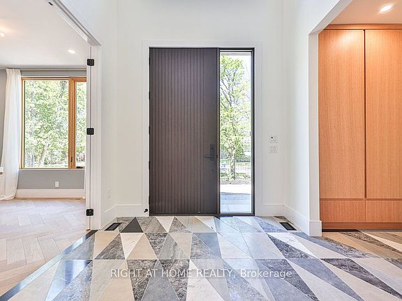 5th image of 920 Calder Rd