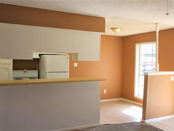 2nd image of 1513 Hillside Dr #Cs