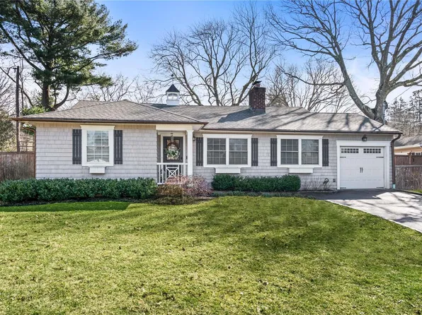 10 Chapin Place, Huntington, NY 11743