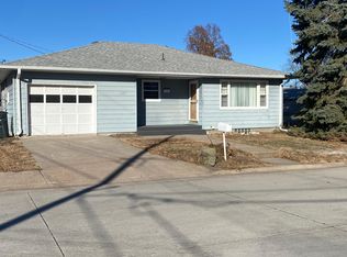 136 E Palmer St, Minden, NE 68959