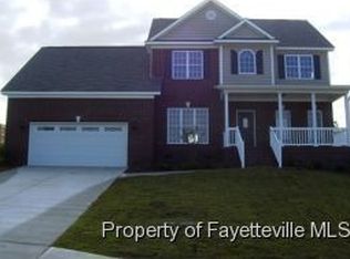 3923 Hunting Path Dr, Hope Mills, NC 28348