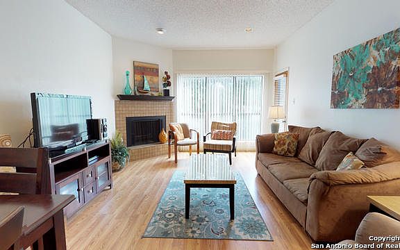 5th image of 371 W Lincoln St APT B111