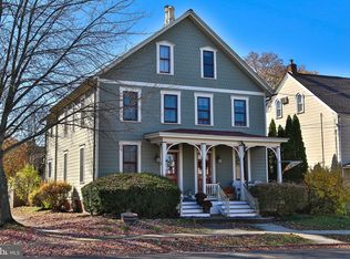 102 N Clinton St, Doylestown, PA 18901