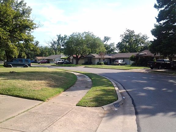 4th image of 805 Ravenwood Dr