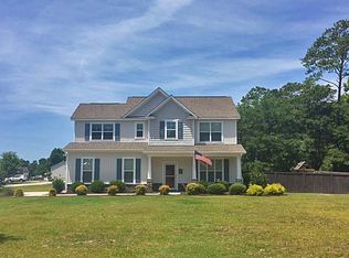 400 Peppermint Dr, Hubert, NC 28539