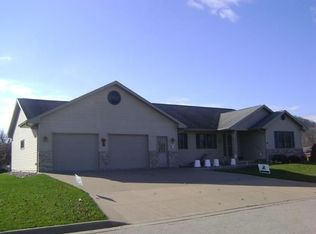 121 Dell Ave, La Crescent, MN 55947