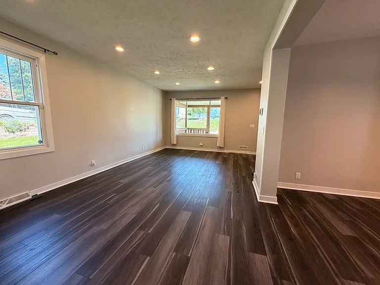 3627 Spring St — Photo 11