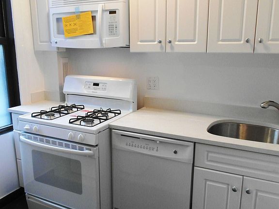 4th image of 158 W 81st St APT 1