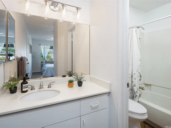 91-1050 Puamaeole St APT 8R, Ewa Beach, HI 96706