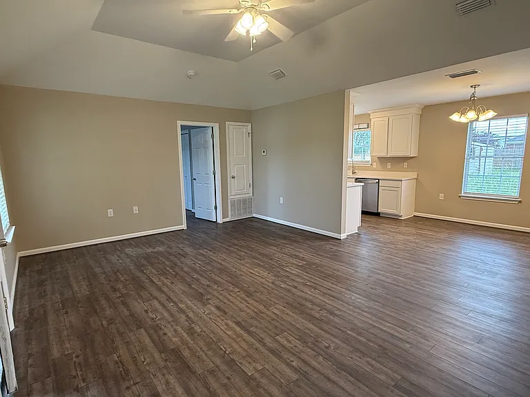 14287 Lexington Dr — Photo 12