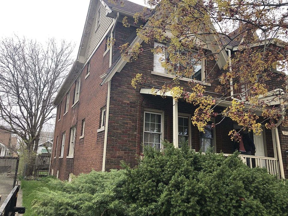 2nd image of 3470 Buckingham Ave