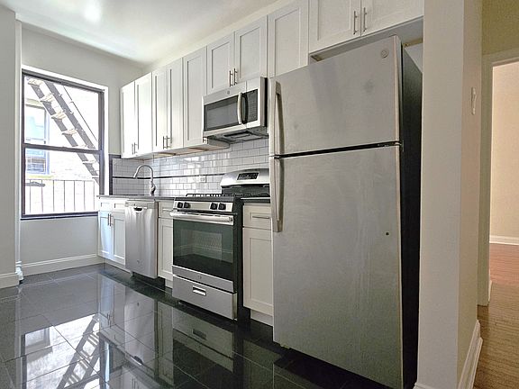 4th image of 300 Fort Washington Ave APT 2D