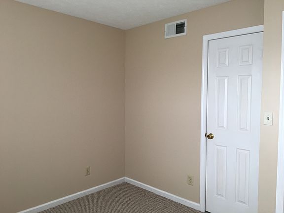 5th image of 904 Goose Meadow Dr #Townhouse