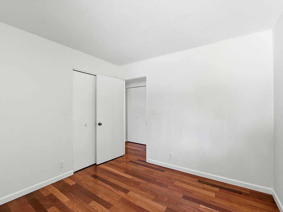 1st image of 1010 Bluebonnet Dr