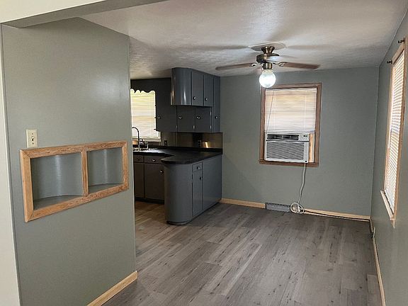 3rd image of 703 E 2nd St