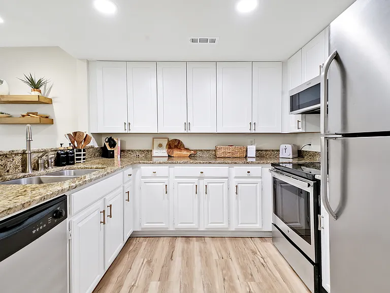 1800 Eastwood Rd #215 — Photo 9