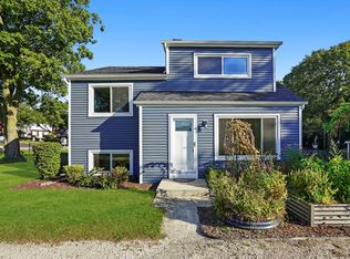 27W120 Williams St, Winfield, IL 60190