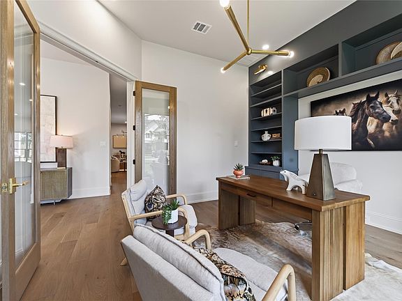 4th image of 515 W 33rd St