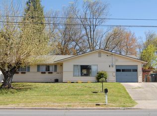 1616 Corona Ave, Medford, OR 97504