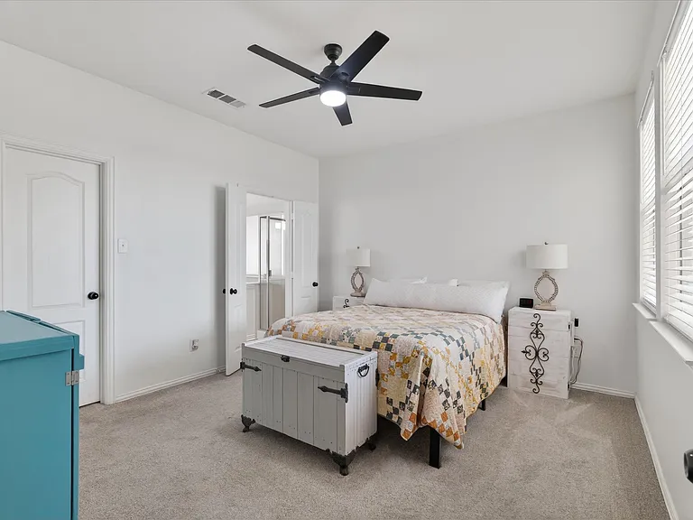 10008 Hanover Dr — Photo 24