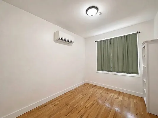 Bedroom, photo 5