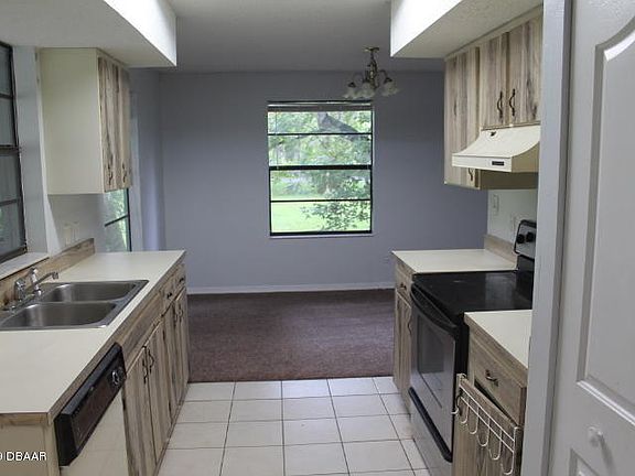 3rd image of 209 S Lanvale Ave