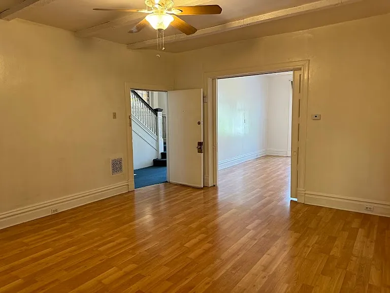 5526 Howe Street — Photo 12