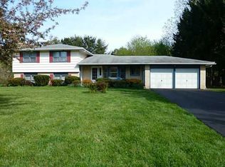 1213 Severn Ridge Rd, Webster, NY 14580