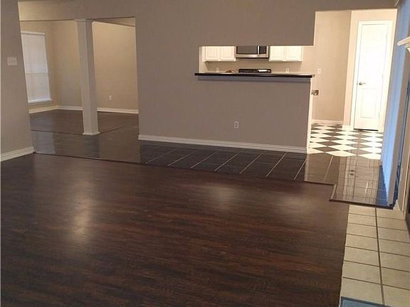 4th image of 610 Buttercup Cir