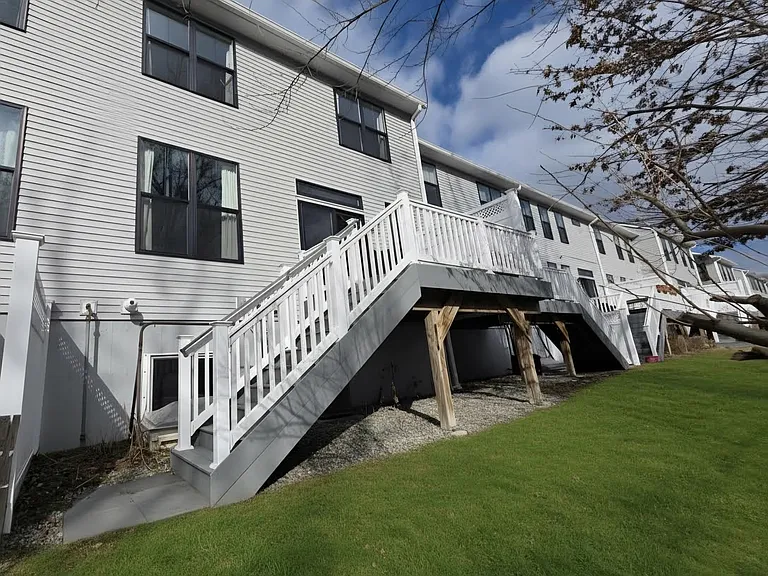 27 Wisteria Ct #27 — Photo 33