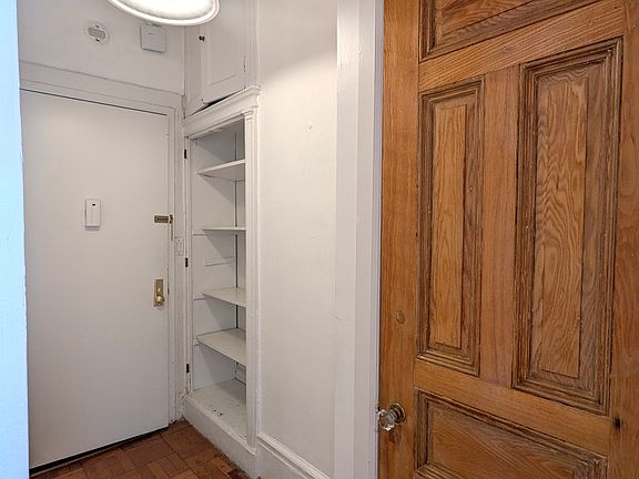 5th image of 212 W 71st St #4F
