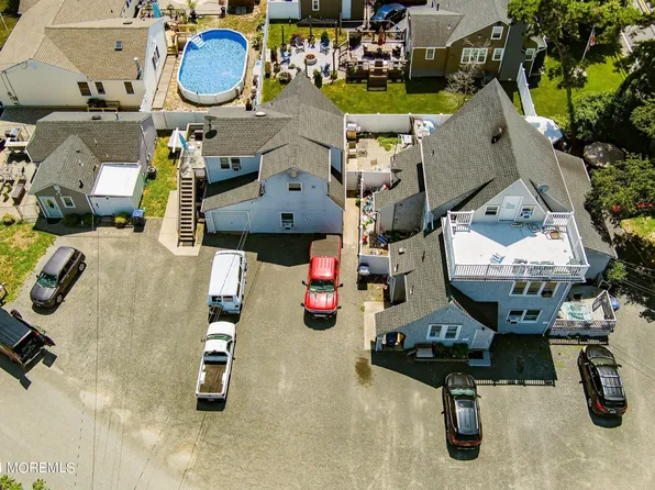 63 Railroad Avenue, Beachwood, NJ 08722