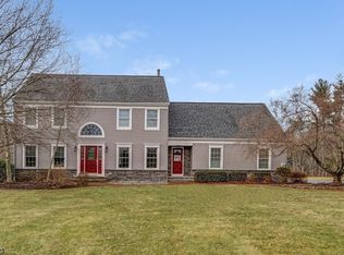 6 Chamberlain Rd, Flemington, NJ 08822