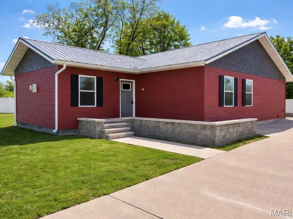 310 E Texas Ave, Sandoval, IL 62882