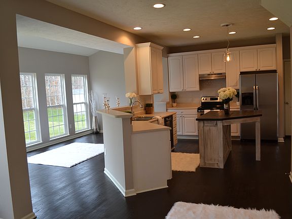 2nd image of 10115 Creekview Ct