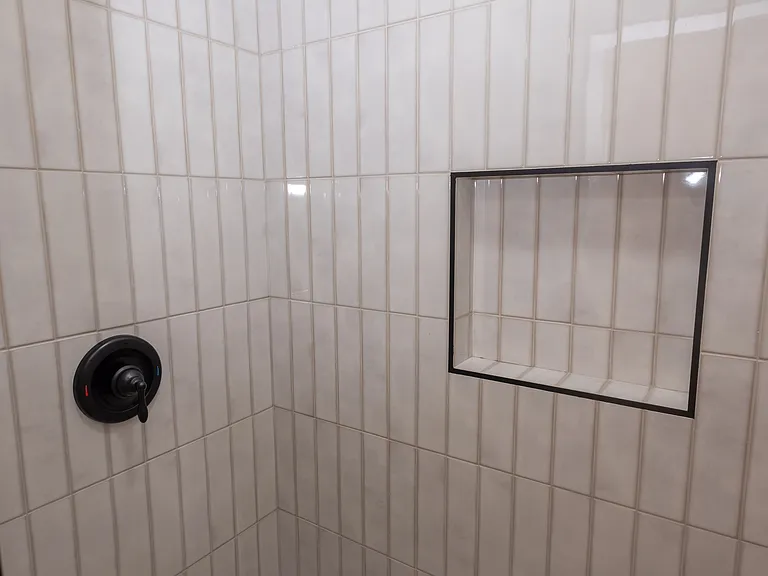 446 S La Peer Dr — Photo 32