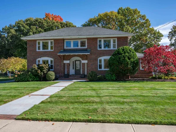 17 Berkeley Street, Nashua, NH 03064