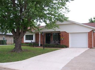 210 Vine St, Yukon, OK 73099
