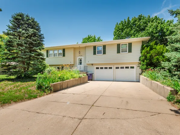 3020 Arbor Dr, Manhattan, KS 66503